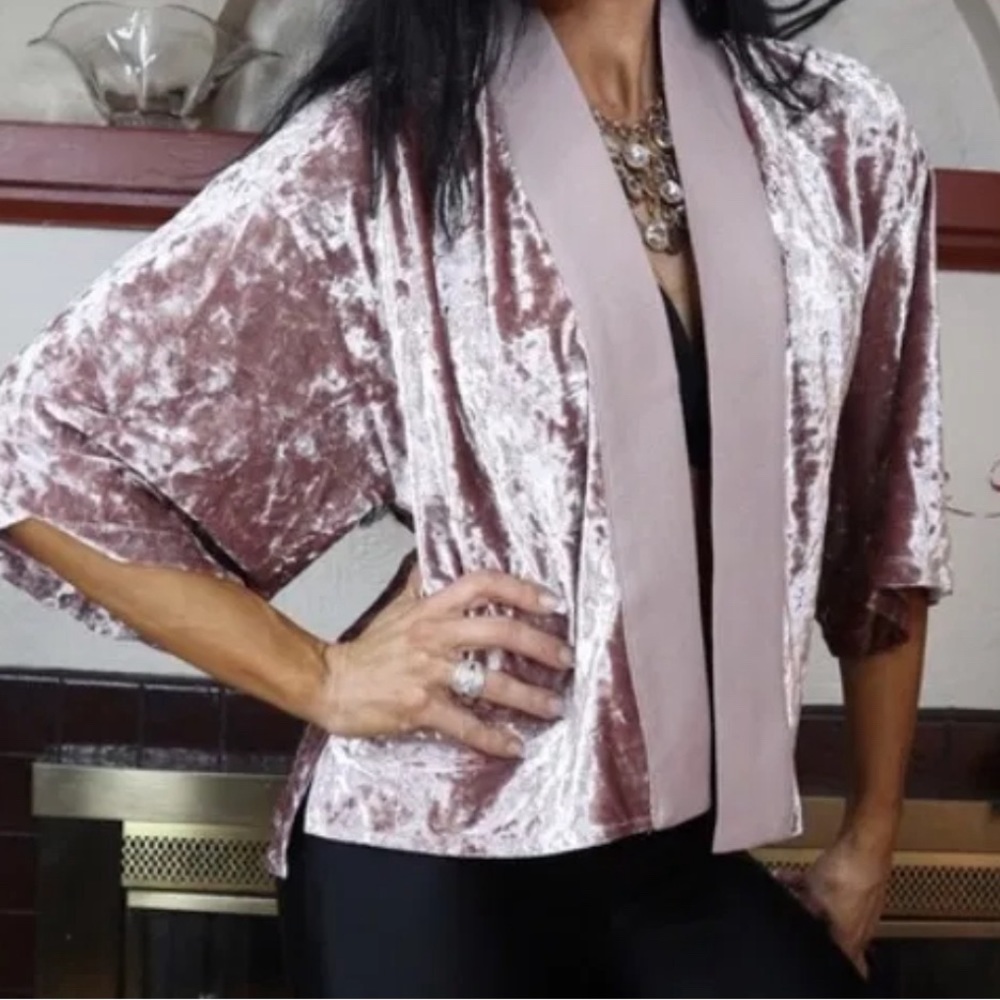 ZARA โ๏ธ๐โ๏ธ Velvet Kimono Sleeve Cardigan Cropped Crop Top Shimmery Luxury Feel - Picture 4 of 16